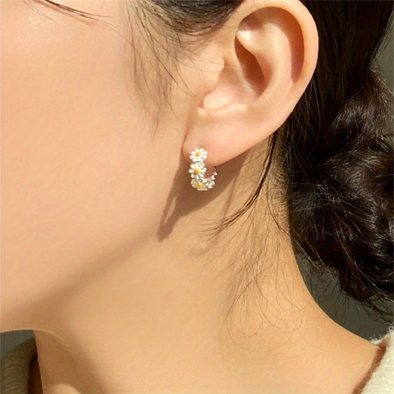 Women's Daisy Enamel Flower Ring Earrings Set